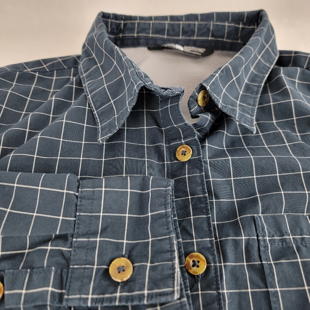 The North Face Size M Long Sleeves Button Up Vented Shirt Womens Navy Blue Plaid